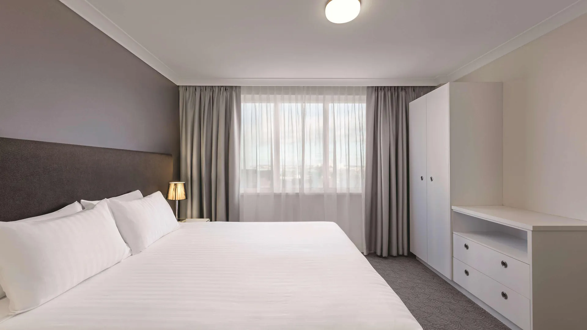 Rendezvous Hotel Perth Central 4*,