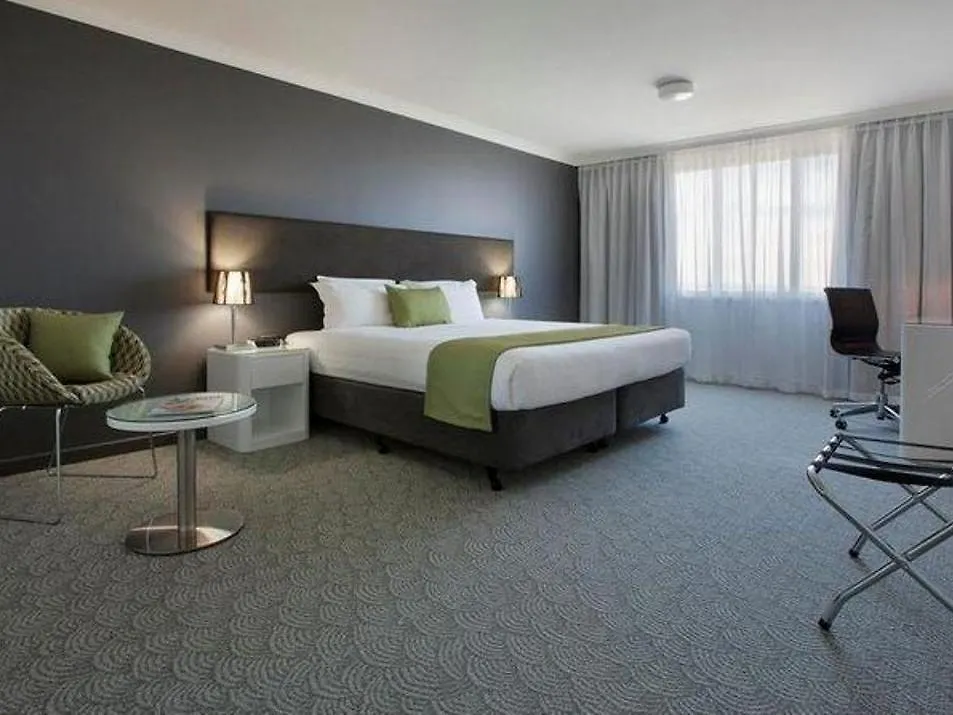 Rendezvous Hotel Perth Central 4*,